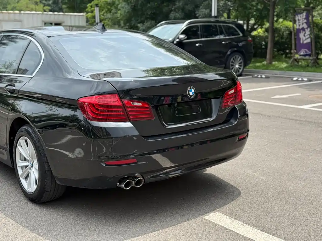 BMW 5 Series 2015 — фото 15