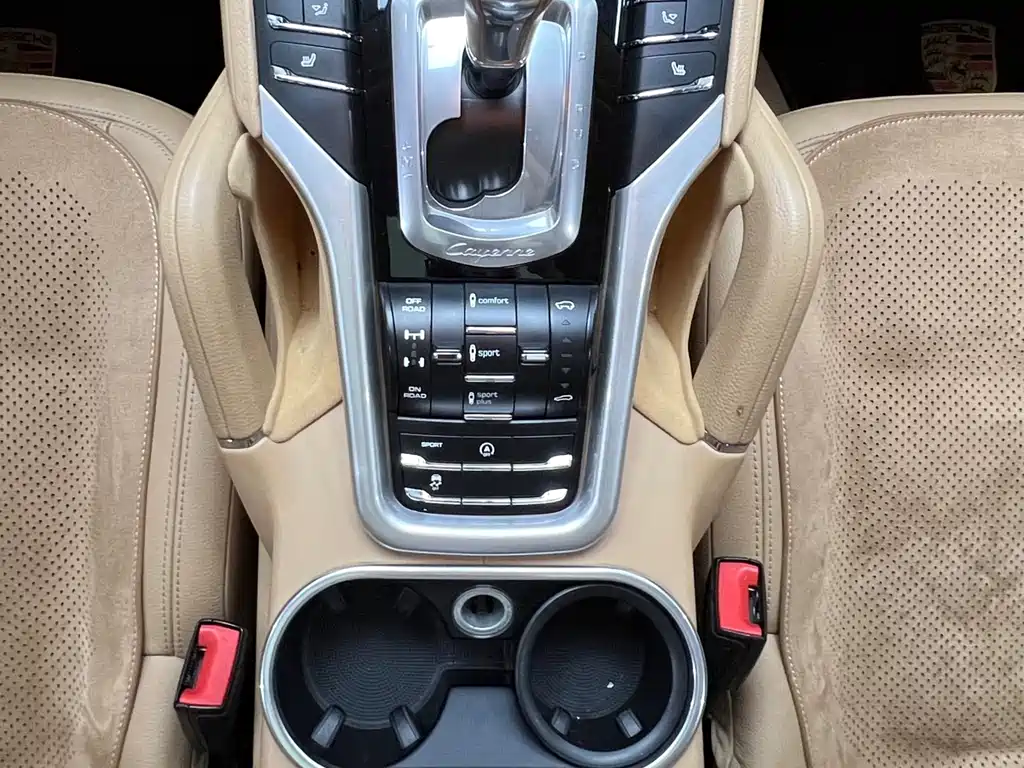 Porsche Cayenne 2015 — фото 16