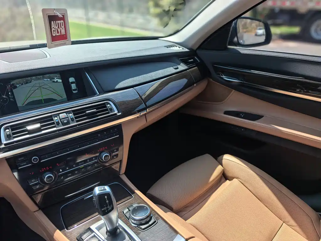 BMW 7 Series 2016 — фото 29