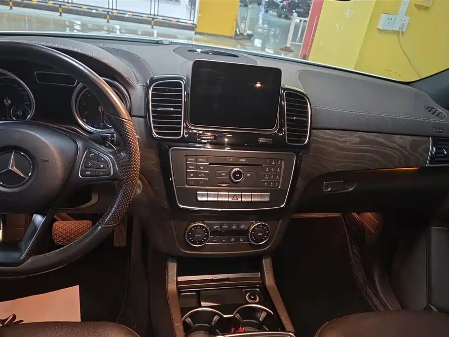 Mercedes-Benz GLE 2017 — фото 13