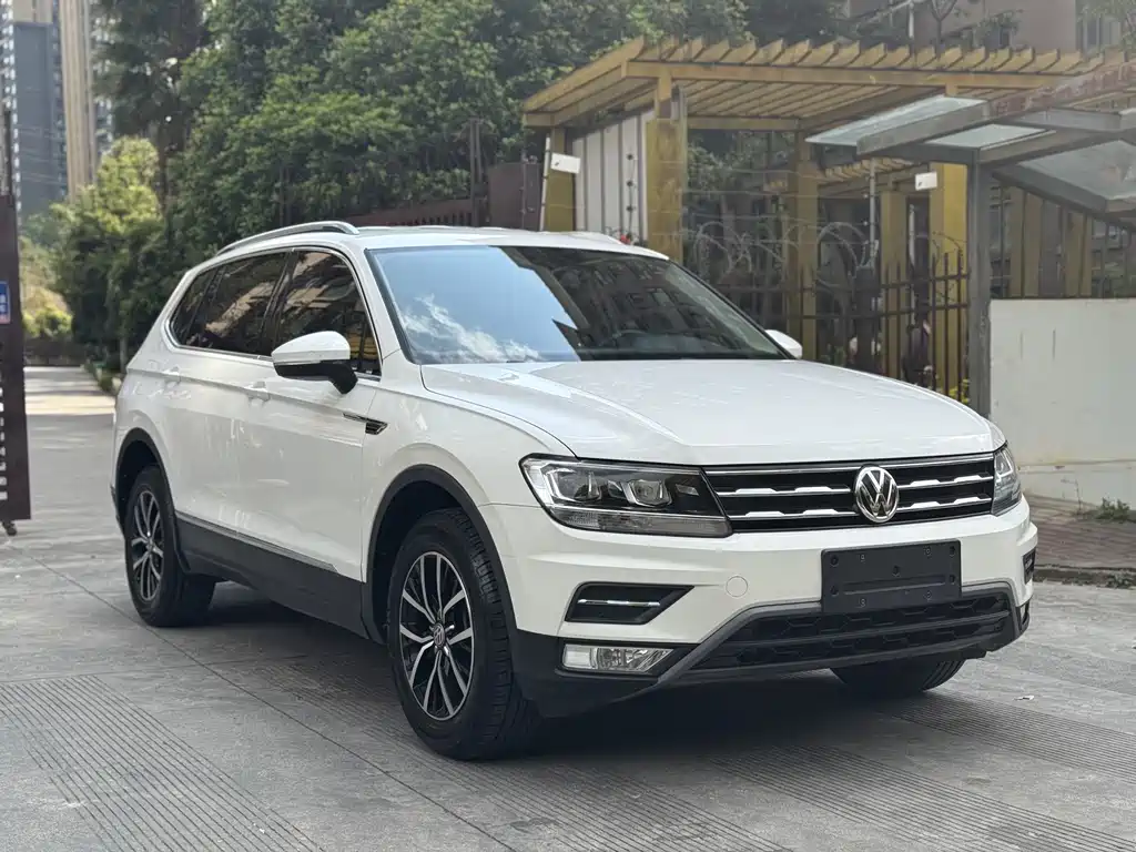 Volkswagen Tiguan L 2018 — фото 3