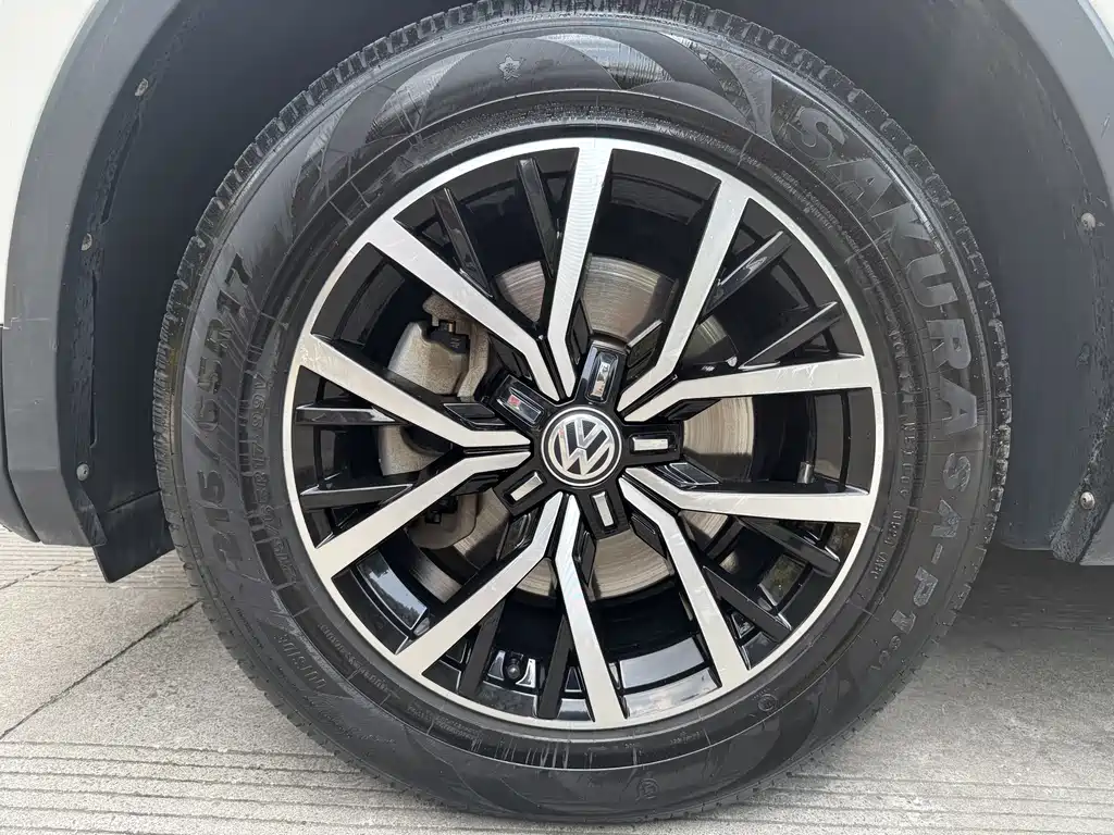 Volkswagen Tiguan L 2018 — фото 21