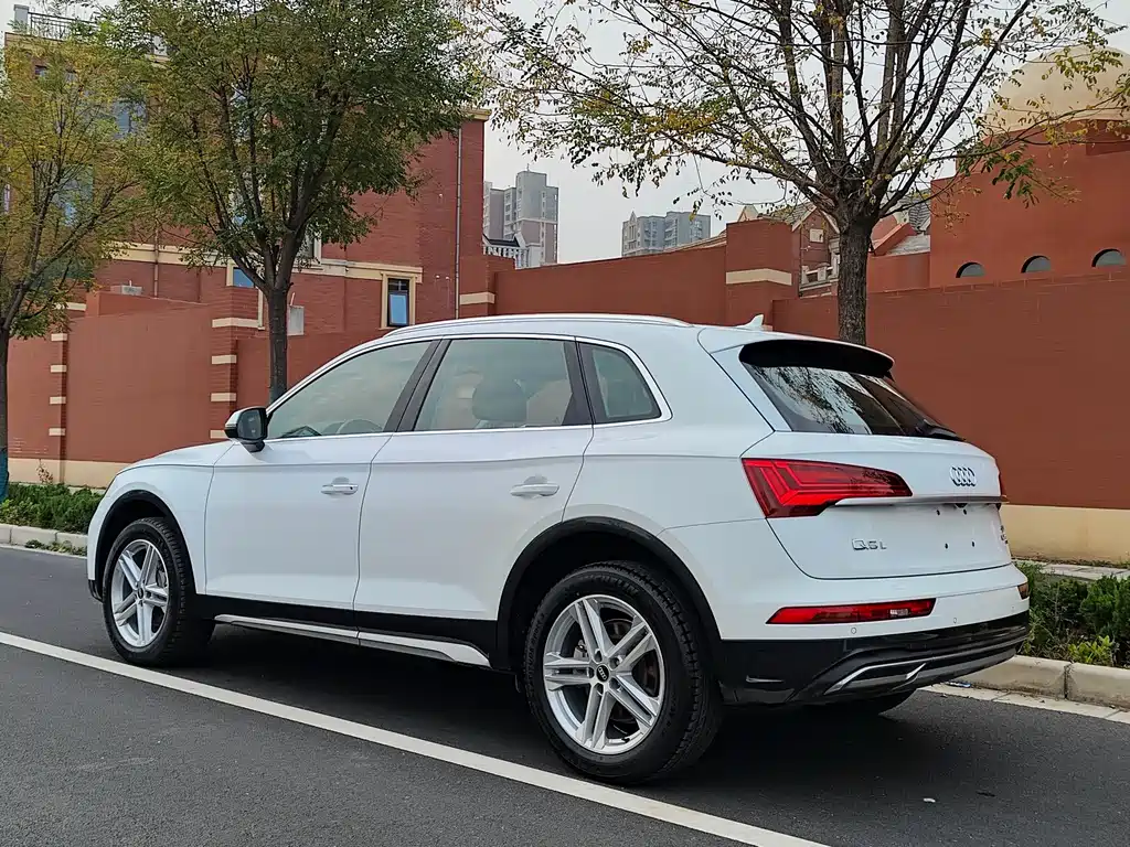 Audi Q5L 2023 — фото 29