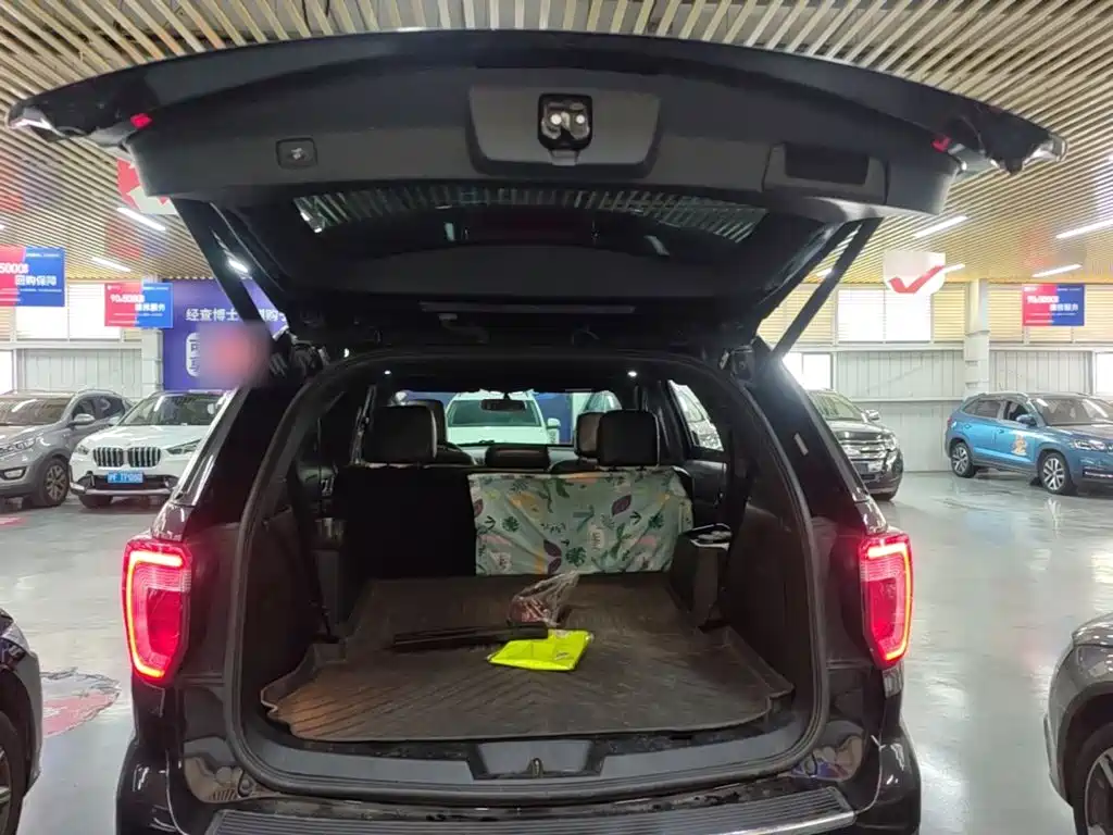 Ford Explorer 2019 — фото 19