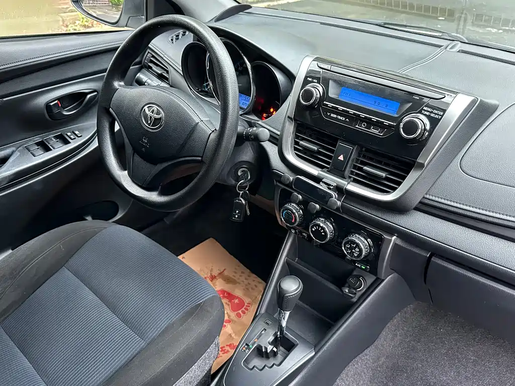 Toyota Yaris L 2019 — фото 15