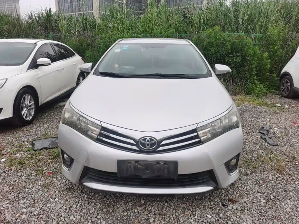 Toyota Corolla 2015 — фото 3