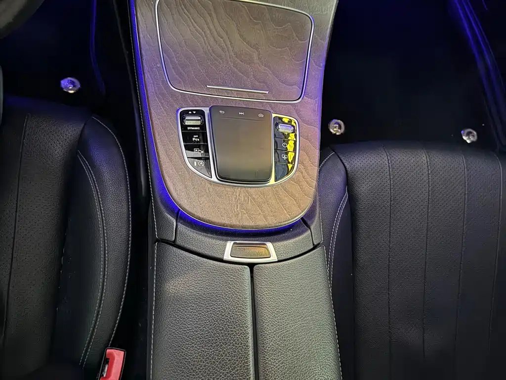 Mercedes-Benz E-Class 2020 — фото 14