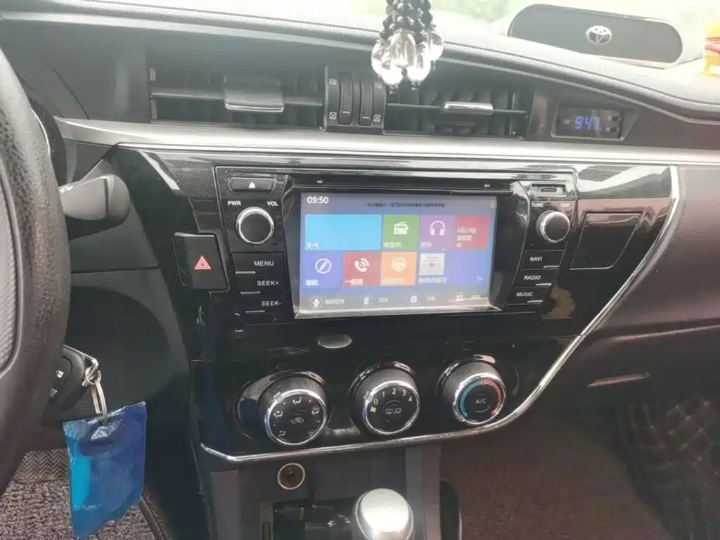 Toyota Corolla 2015 — фото 13