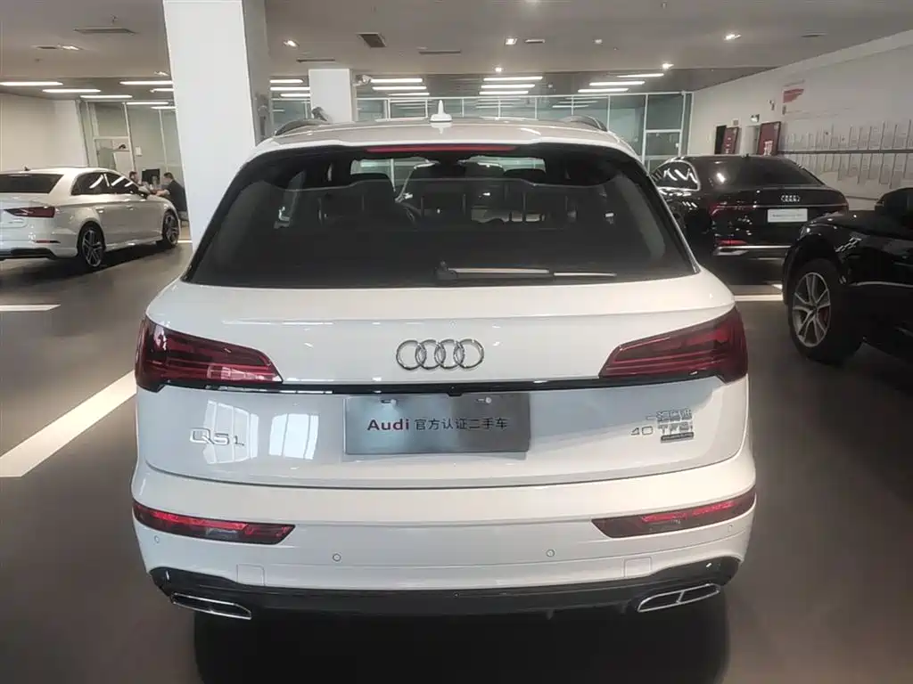 Audi Q5L 2023 — фото 10