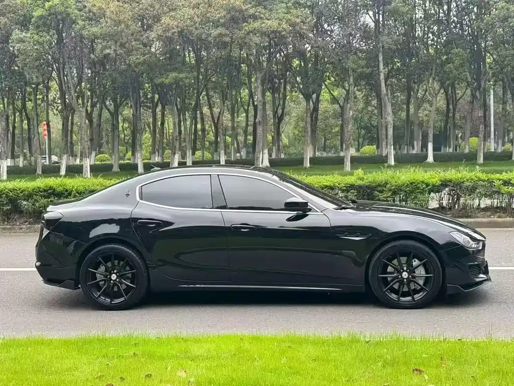 Maserati Ghibli 2017 — фото 9
