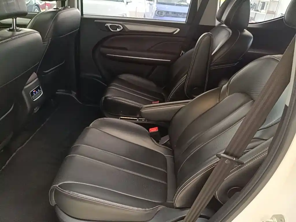 GAC Motor Trumpchi M6 2023 — фото 17