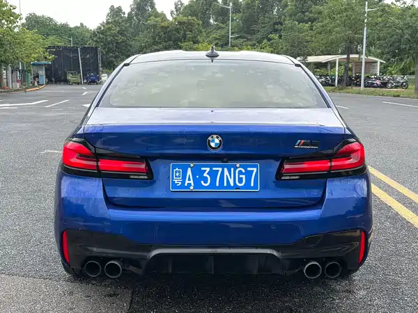 BMW M5 2021