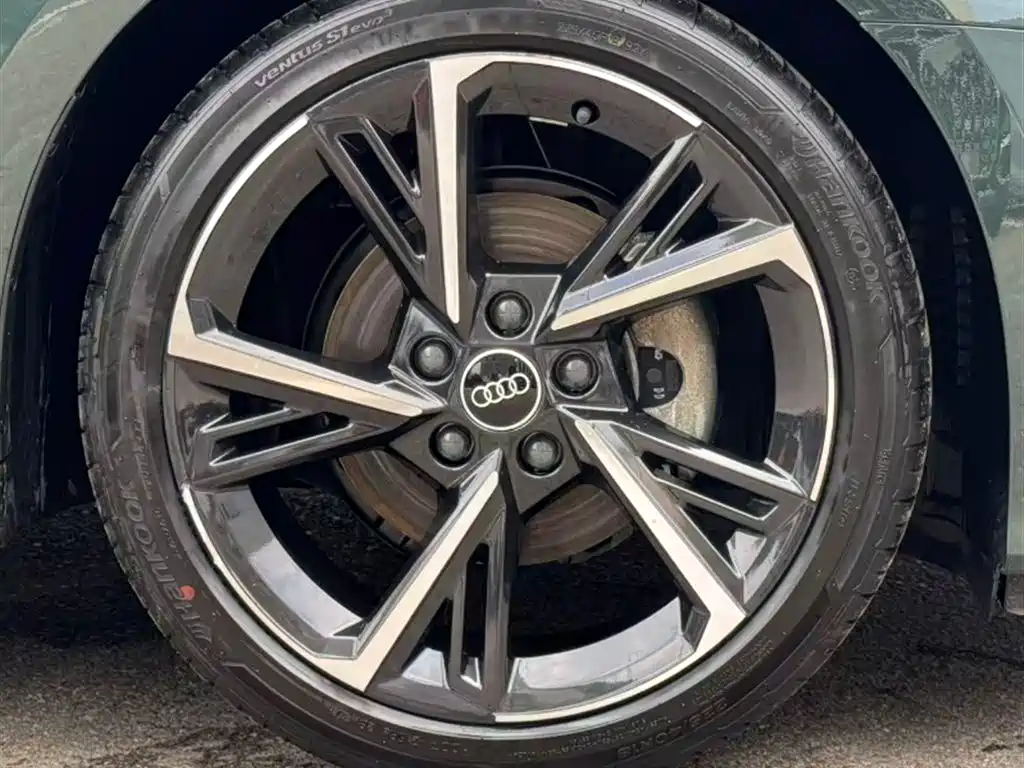 Audi A3 2024 — фото 23