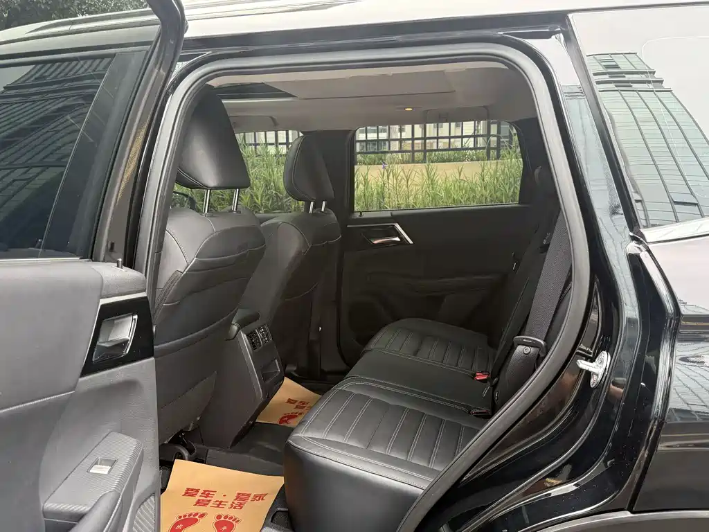 Mitsubishi Outlander 2023 — фото 11