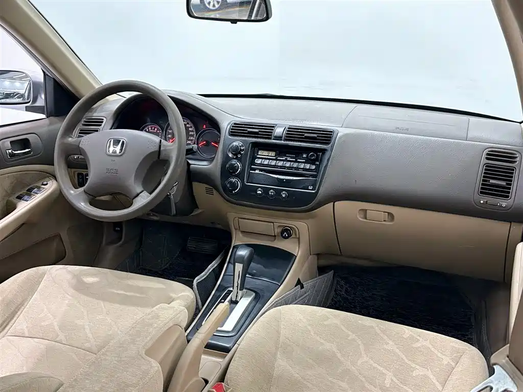 Honda Civic 2005 — фото 12