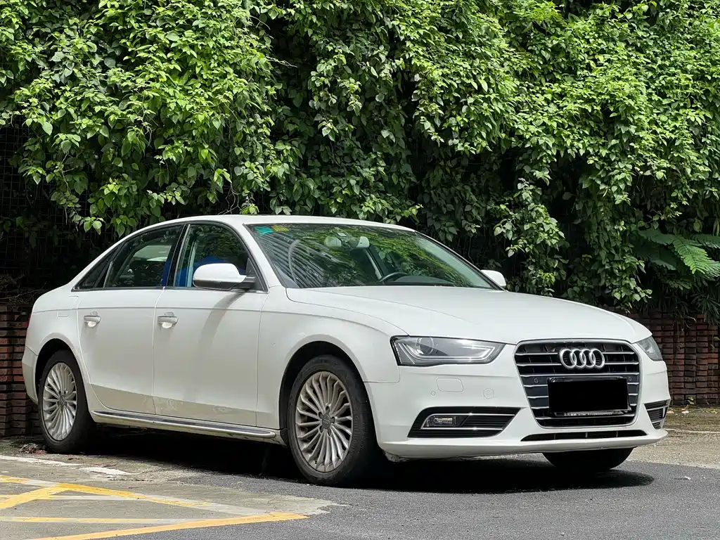 Audi A4L 2015
