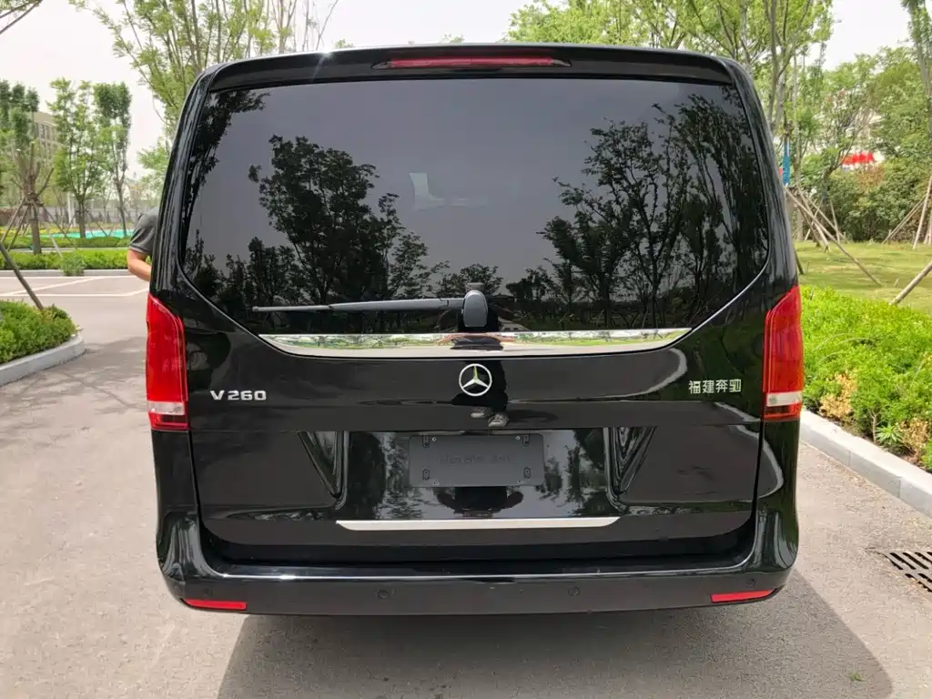 Mercedes-Benz V-Class 2021 — фото 14
