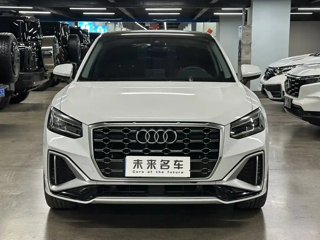 Audi Q2L 2022 — фото 2