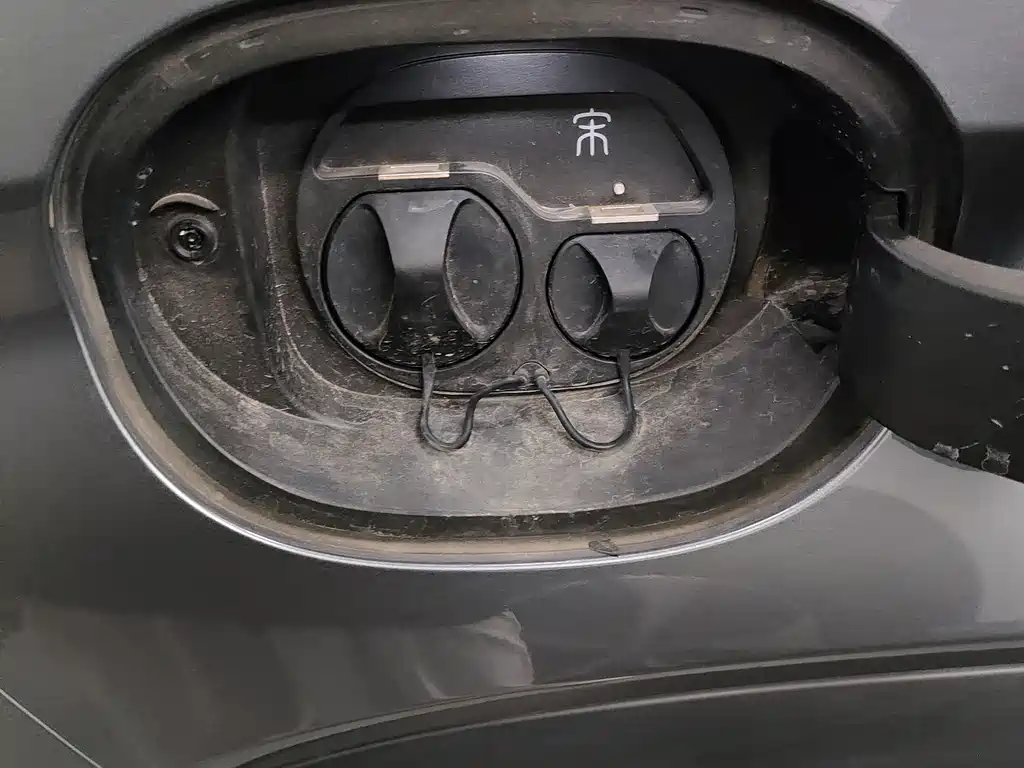 BYD L DM-i 2025 — фото 20