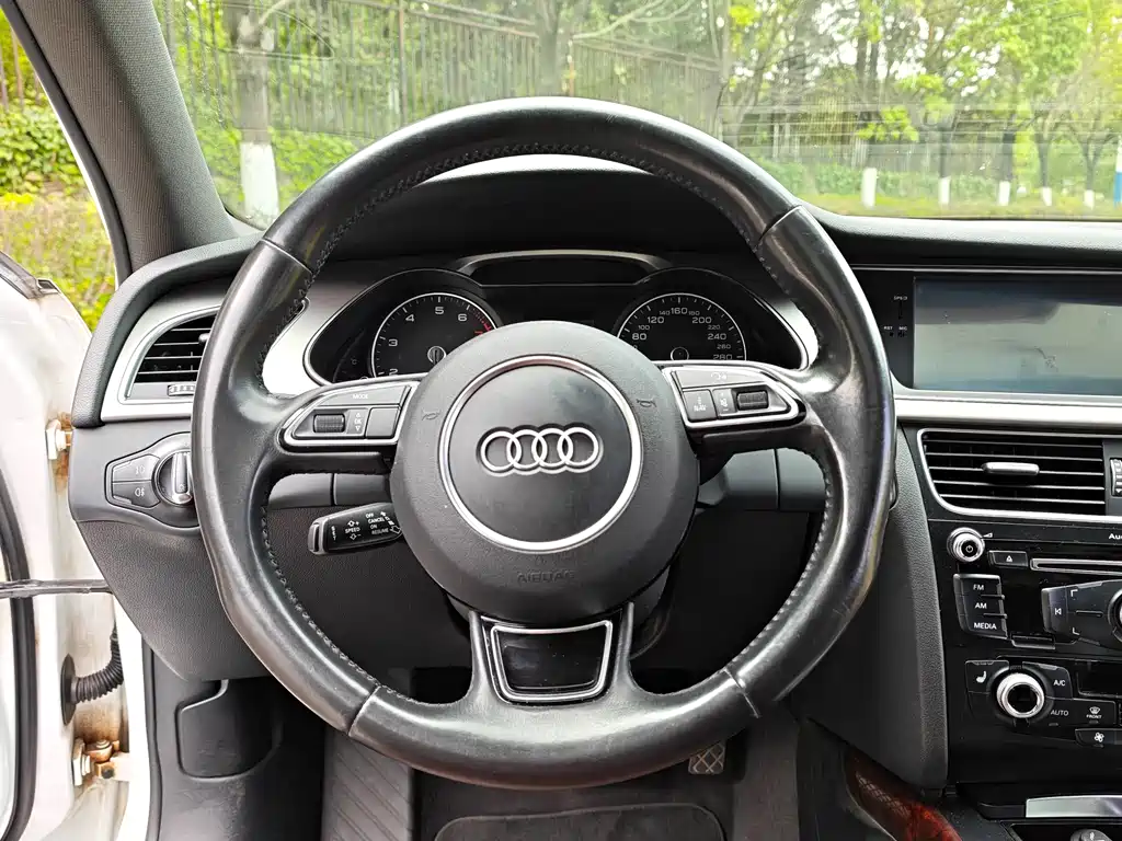 Audi A4L 2016 — фото 16