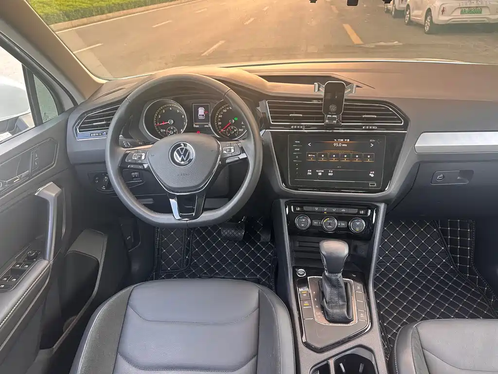 Volkswagen Tiguan L 2021