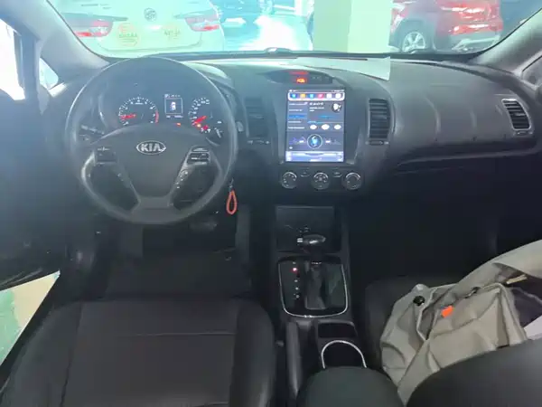 Kia K3 2016