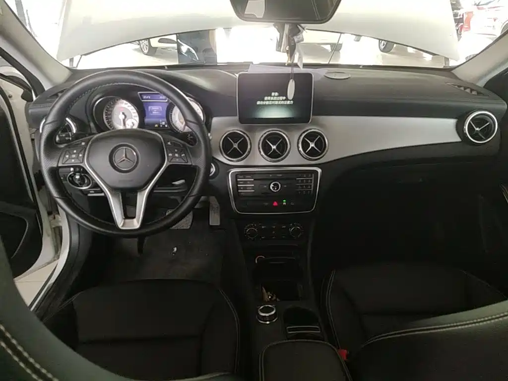 Mercedes-Benz GLA 2016 — фото 10