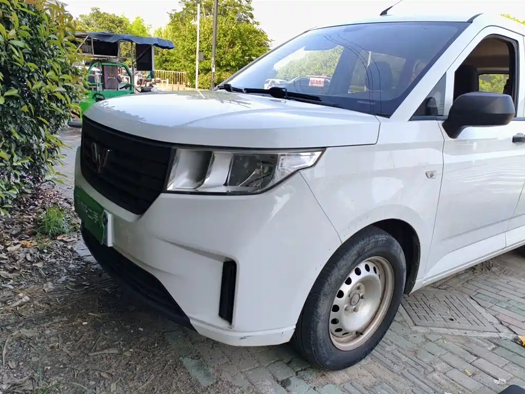 Wuling Hongguang PLUS 2020 — фото 24