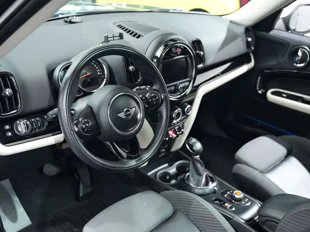 MINI Countryman 2017 — фото 13