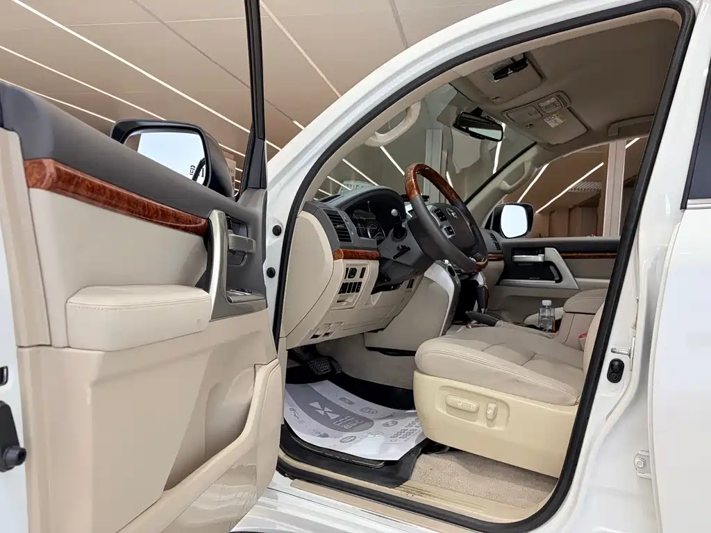 Toyota Land Cruiser 2015 — фото 8