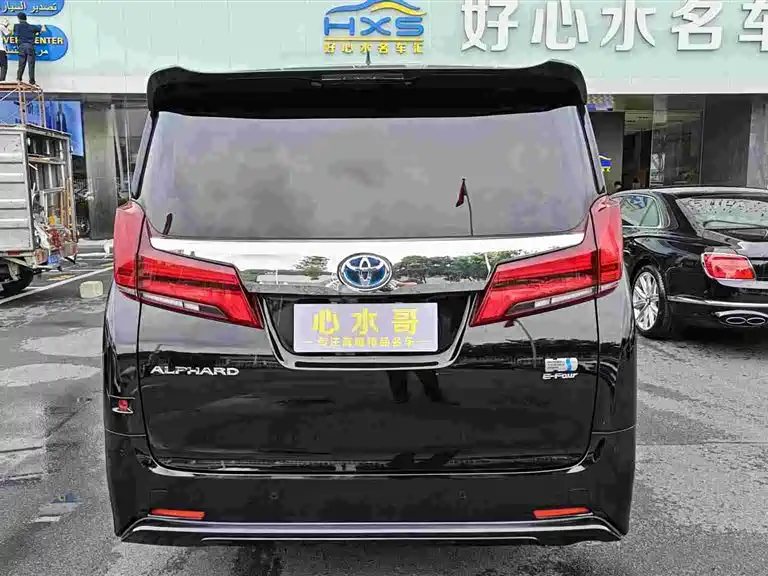 Toyota Alphard 2023 — фото 4