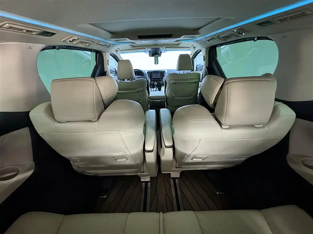 Toyota Alphard 2019 — фото 25
