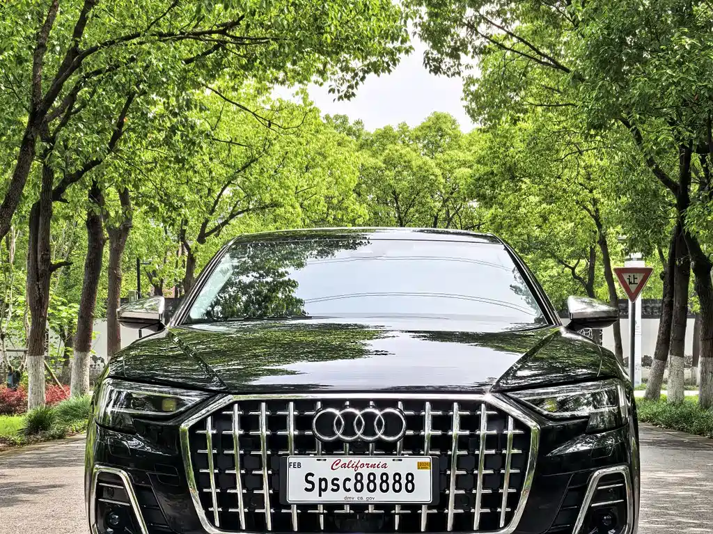 Audi A8 2025 — фото 2