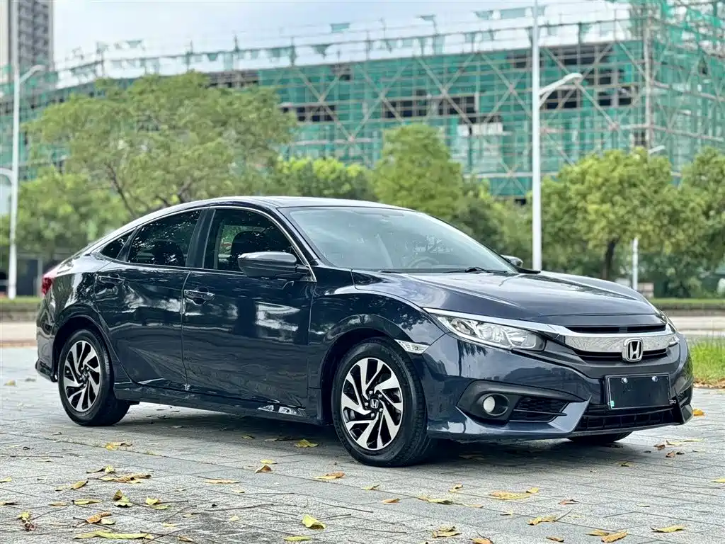 Honda Civic 2018 — фото 3