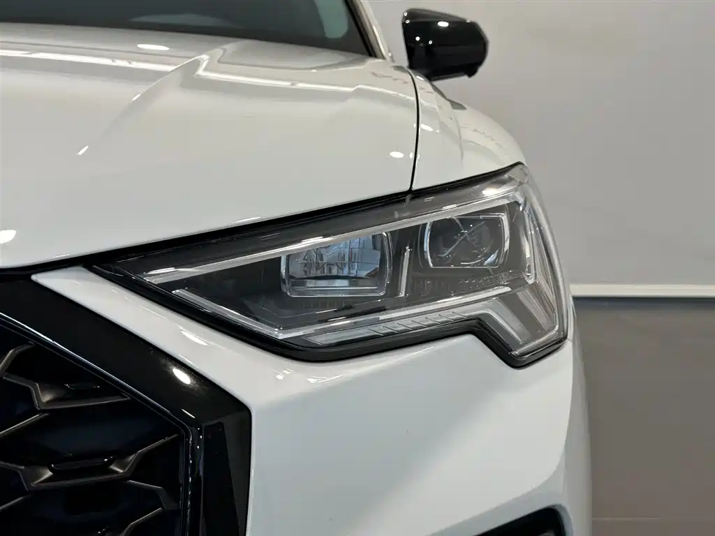 Audi Q3 Sportback 2022 — фото 13