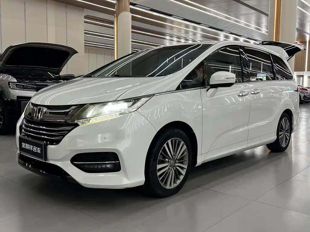 Honda Odyssey 2019 — фото 1