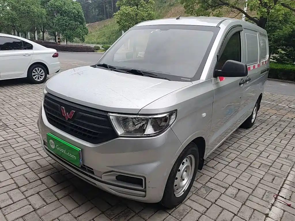 Wuling Hongguang V 2020 — фото 2