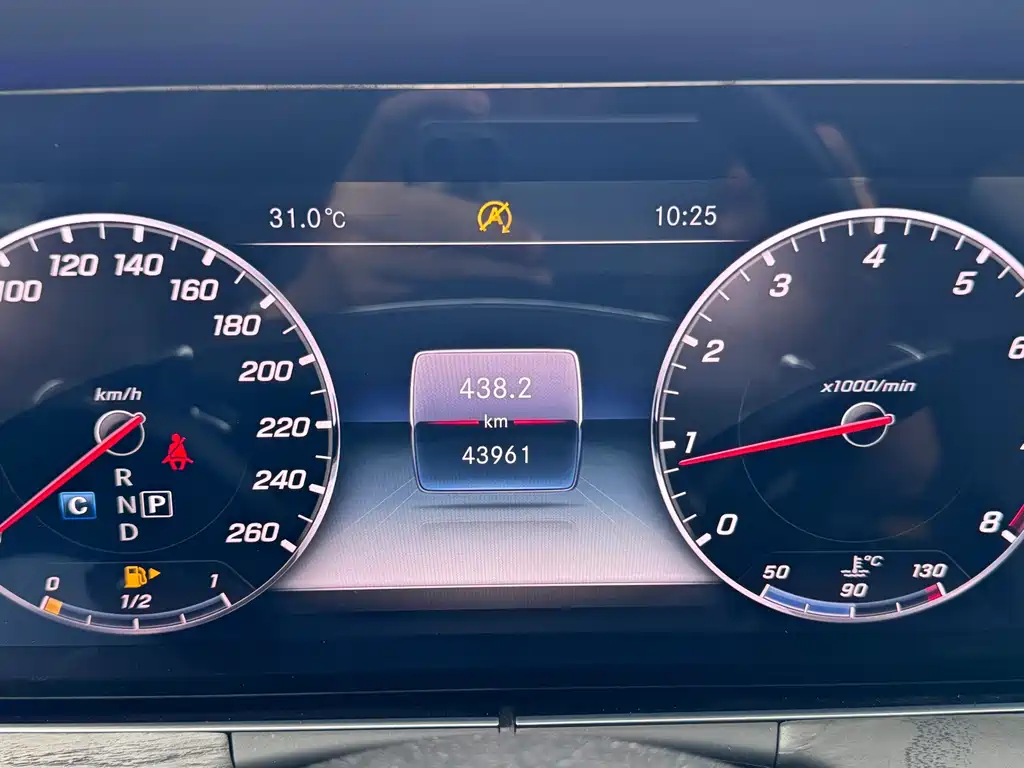 Mercedes-Benz E-Class 2018 — фото 10