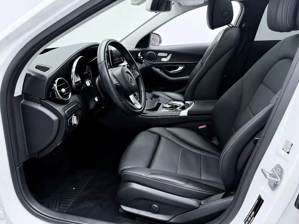 Mercedes-Benz C-Class 2018 — фото 17