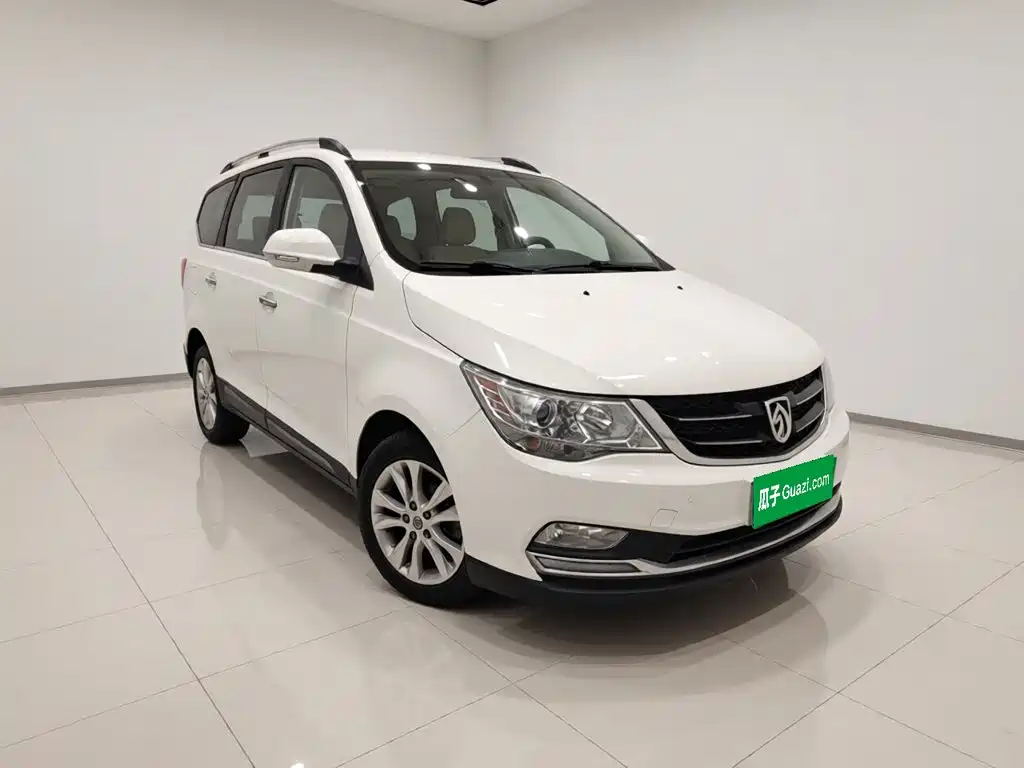Baojun 730 2015