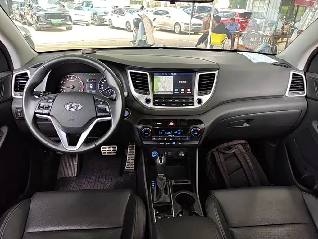 Hyundai Tucson 2016 — фото 10