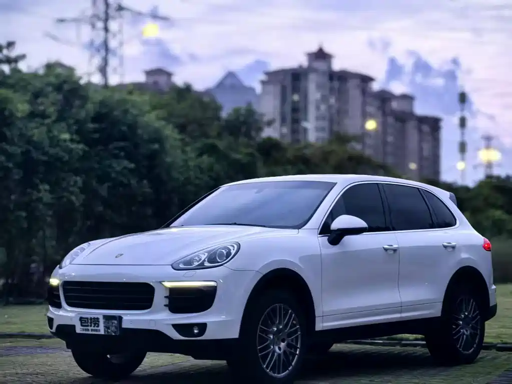 Porsche Cayenne 2015 — фото 1