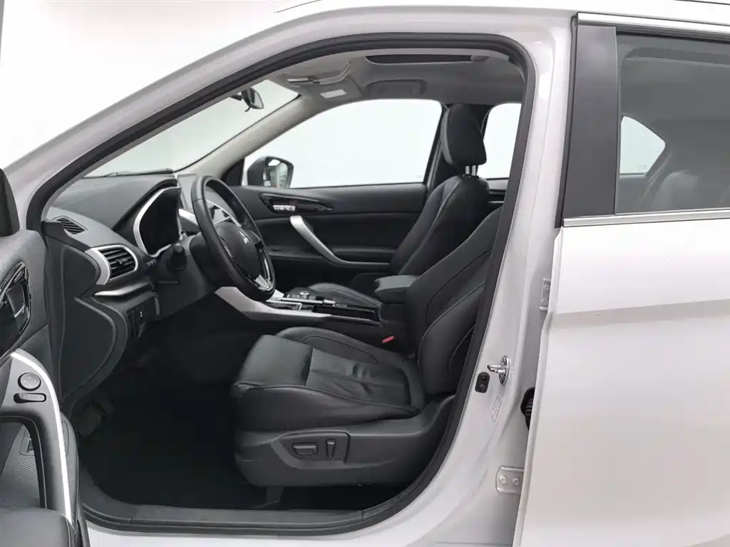 Mitsubishi Eclipse Cross 2019 — фото 10