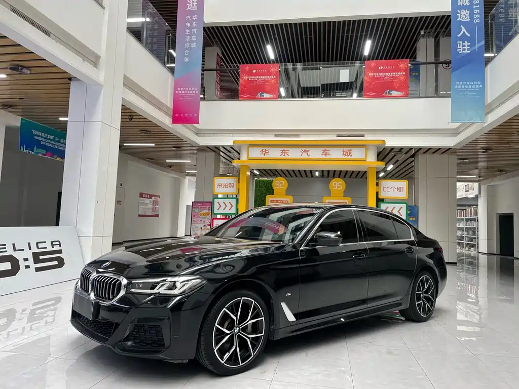 BMW 5 Series 2022 — фото 1