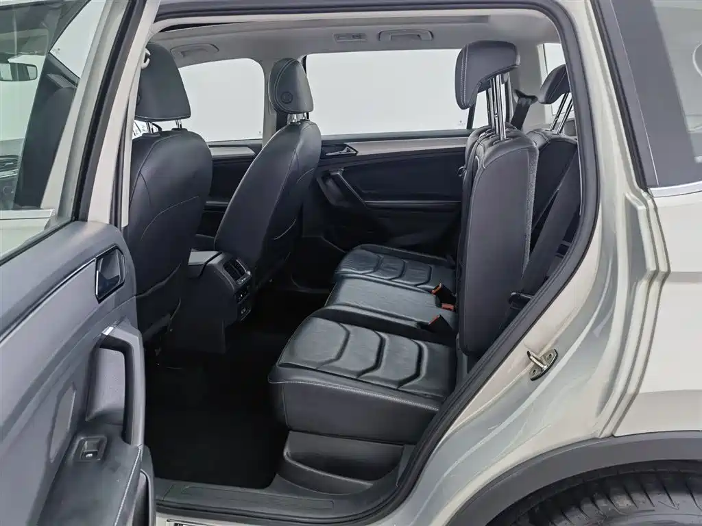 Volkswagen Tiguan L 2017 — фото 15