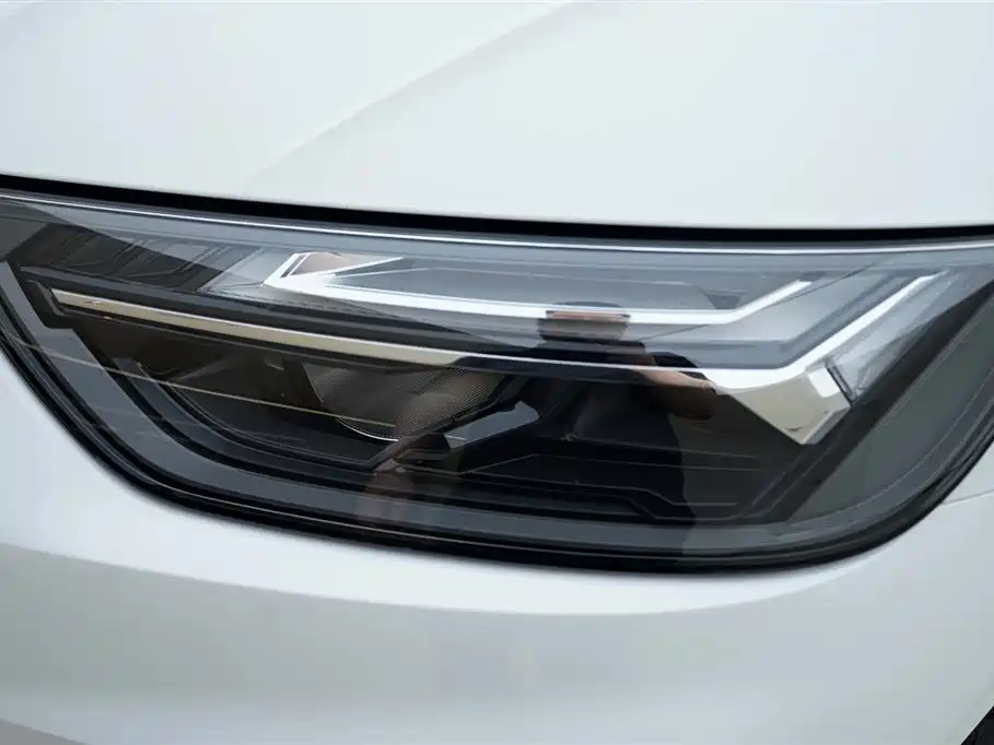 Audi Q5L 2022 — фото 15