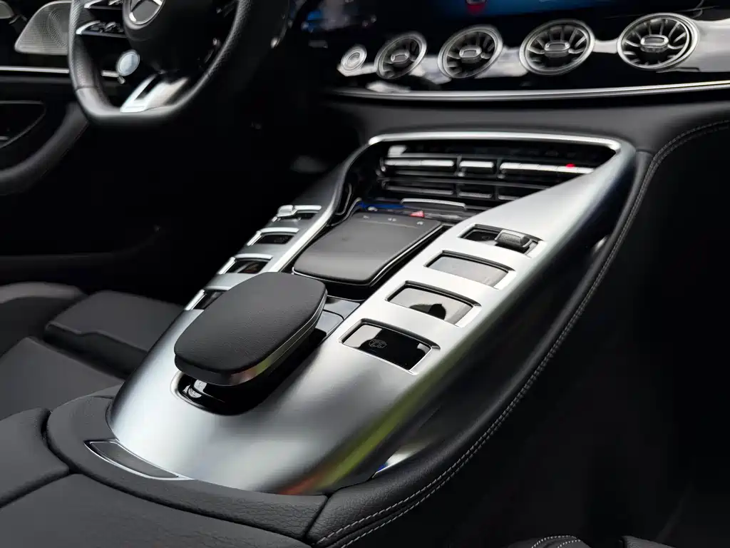 Mercedes-Benz AMG GT 2025 — фото 11