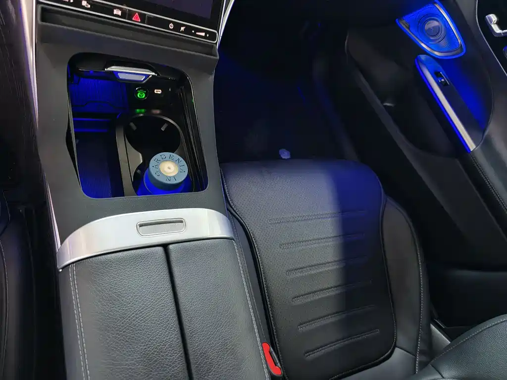 Mercedes-Benz C-Class 2023 — фото 15