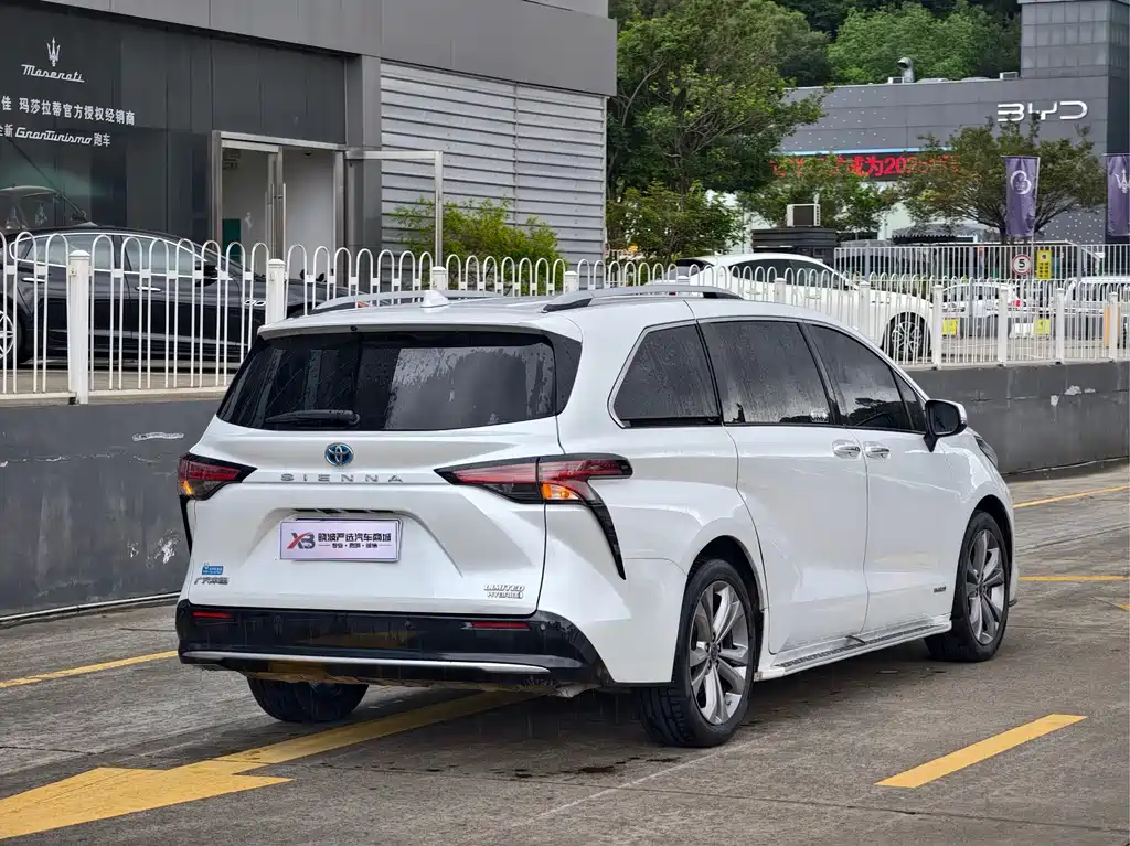 Toyota Sienna 2023