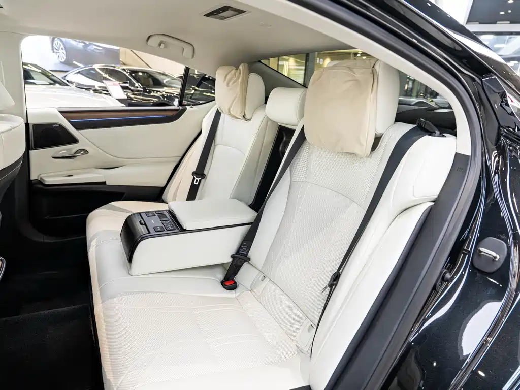 Lexus ES 2025 — фото 12